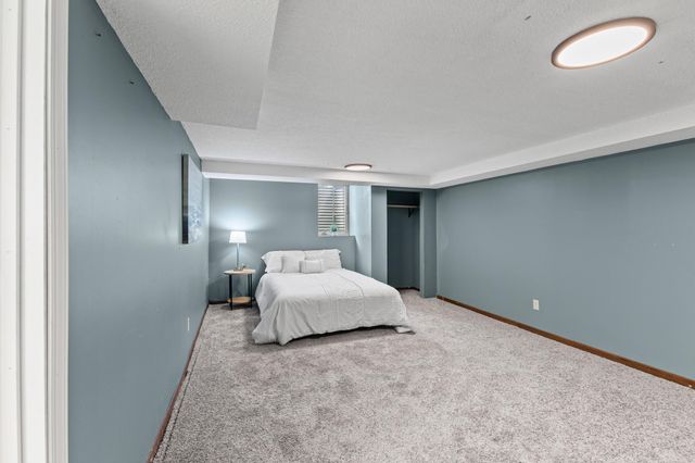 1869 Birmingham Street, Maplewood, MN 55109