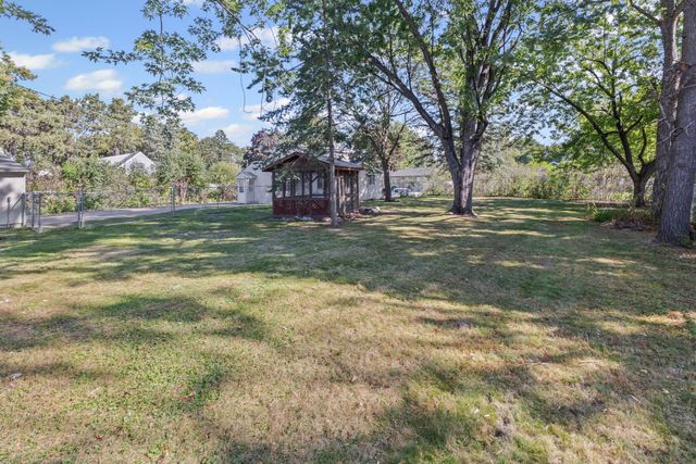 1869 Birmingham Street, Maplewood, MN 55109