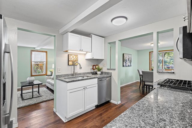 1869 Birmingham Street, Maplewood, MN 55109