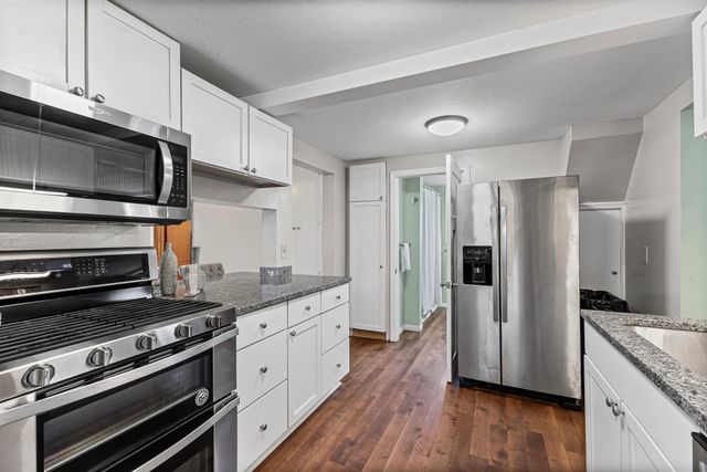 1869 Birmingham Street, Maplewood, MN 55109