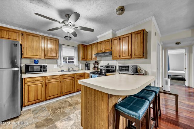 2109 E Lake Shore Drive, Wilmington, NC 28401