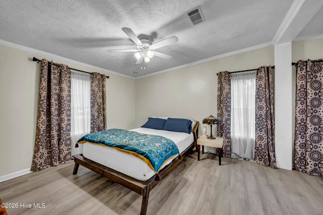 2109 E Lake Shore Drive, Wilmington, NC 28401