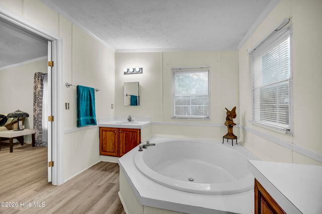 2109 E Lake Shore Drive, Wilmington, NC 28401