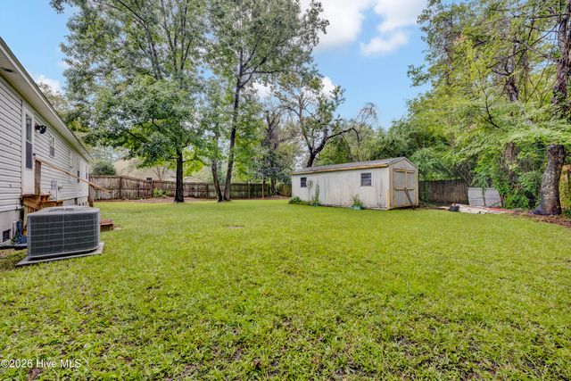 2109 E Lake Shore Drive, Wilmington, NC 28401