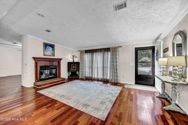 2109 E Lake Shore Drive, Wilmington, NC 28401