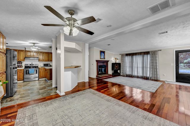 2109 E Lake Shore Drive, Wilmington, NC 28401