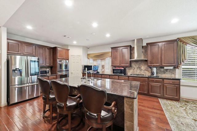 11 Golden Floral Court, Magnolia, TX 77354