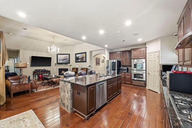 11 Golden Floral Court, Magnolia, TX 77354