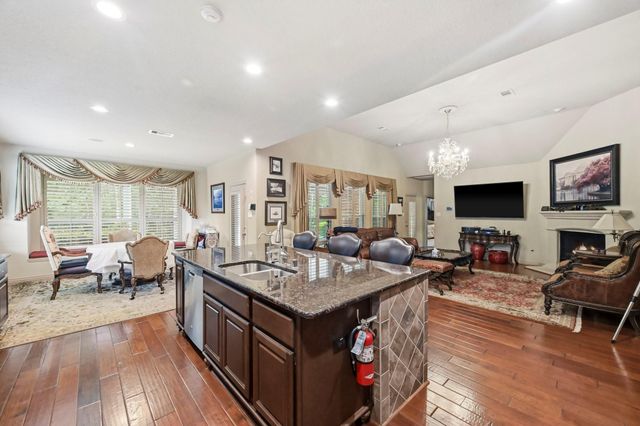 11 Golden Floral Court, Magnolia, TX 77354