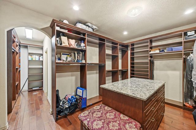 11 Golden Floral Court, Magnolia, TX 77354