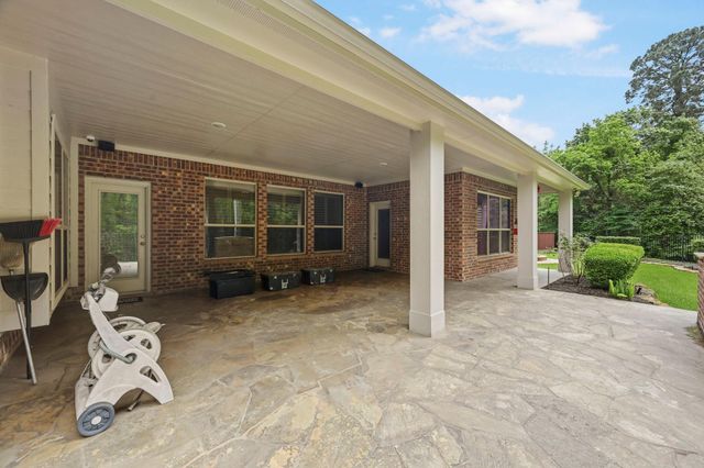 11 Golden Floral Court, Magnolia, TX 77354