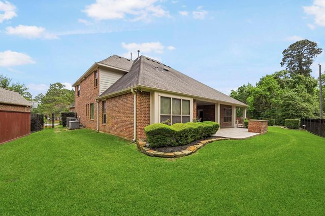 11 Golden Floral Court, Magnolia, TX 77354