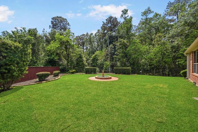 11 Golden Floral Court, Magnolia, TX 77354