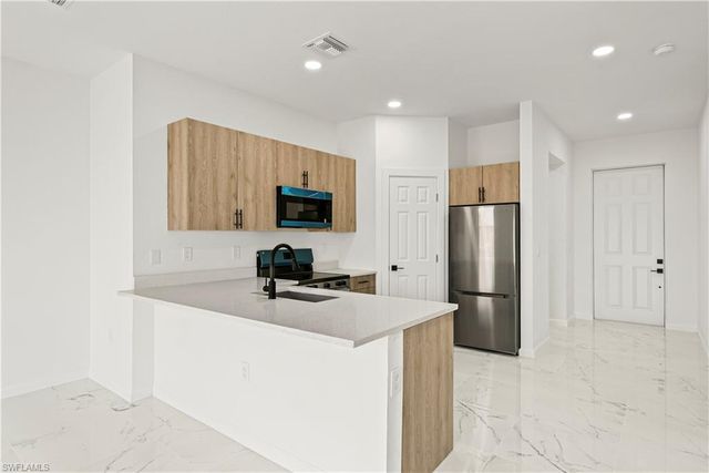 3207 74th ST W, Lehigh Acres, FL 33971