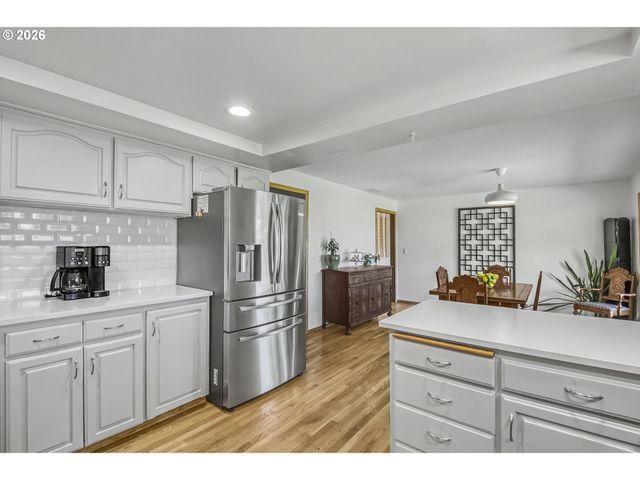 12737 Ne MORRIS St, Portland, OR 97230