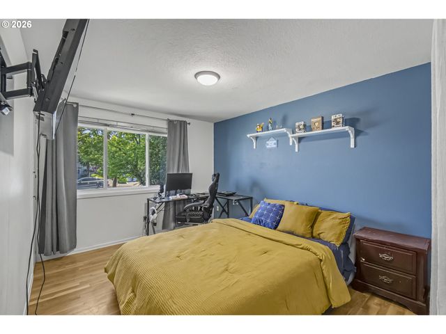 12737 Ne MORRIS St, Portland, OR 97230