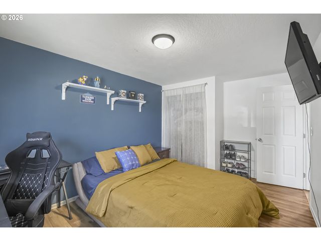 12737 Ne MORRIS St, Portland, OR 97230