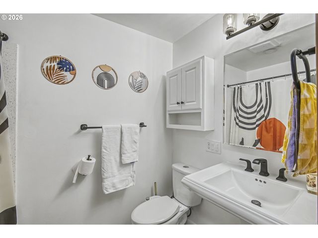 12737 Ne MORRIS St, Portland, OR 97230