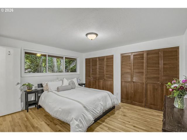 12737 Ne MORRIS St, Portland, OR 97230