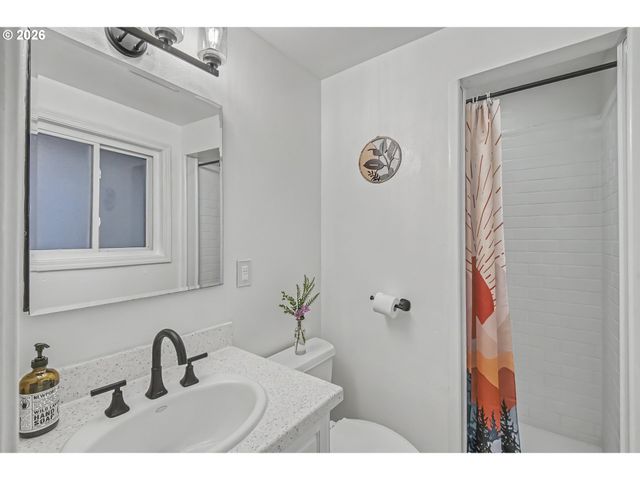 12737 Ne MORRIS St, Portland, OR 97230