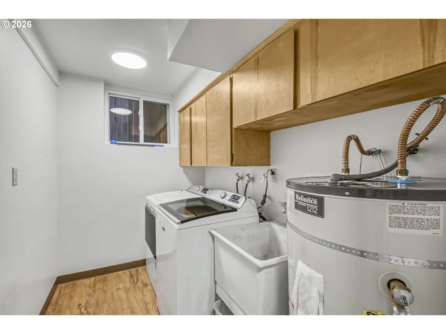 12737 Ne MORRIS St, Portland, OR 97230