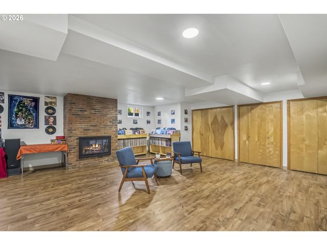 12737 Ne MORRIS St, Portland, OR 97230