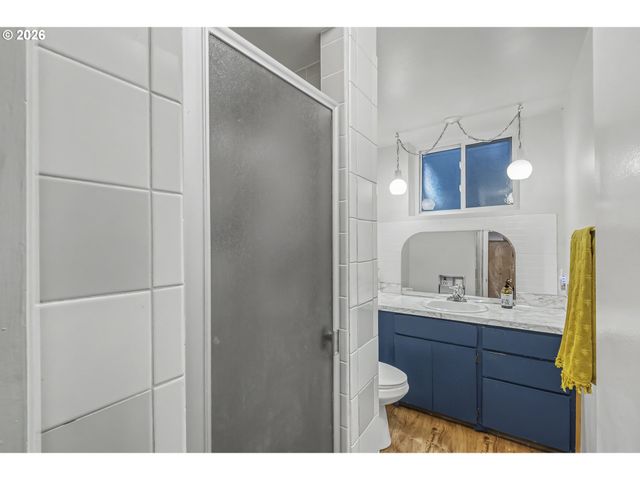 12737 Ne MORRIS St, Portland, OR 97230