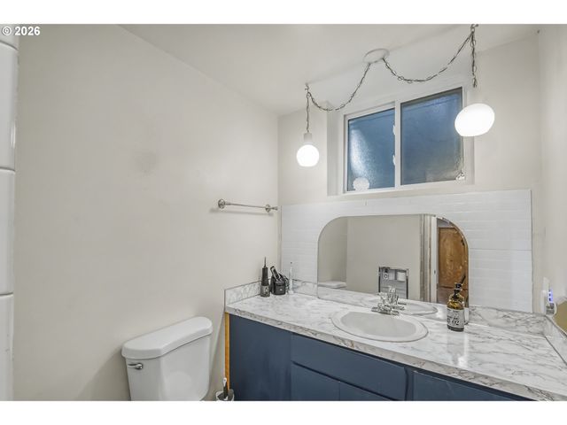 12737 Ne MORRIS St, Portland, OR 97230