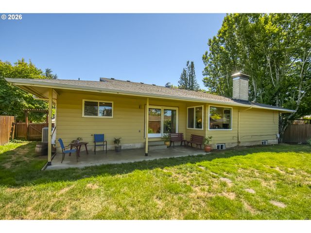 12737 Ne MORRIS St, Portland, OR 97230