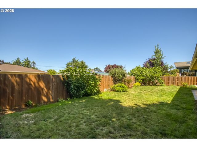 12737 Ne MORRIS St, Portland, OR 97230