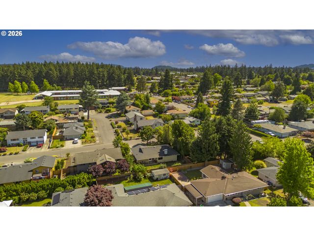 12737 Ne MORRIS St, Portland, OR 97230