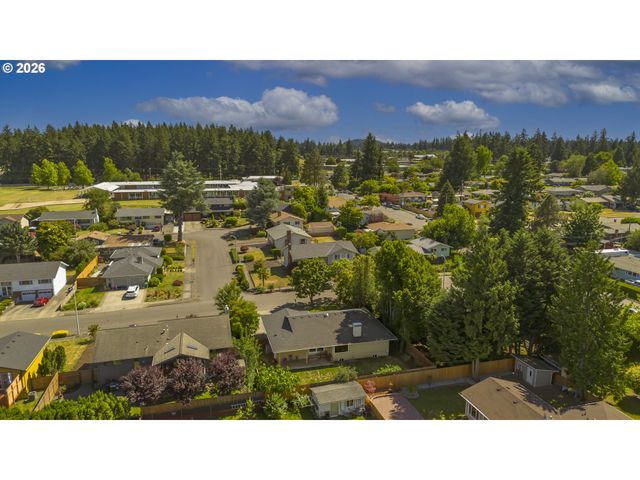 12737 Ne MORRIS St, Portland, OR 97230