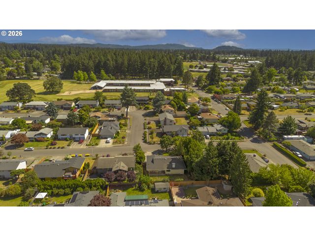 12737 Ne MORRIS St, Portland, OR 97230