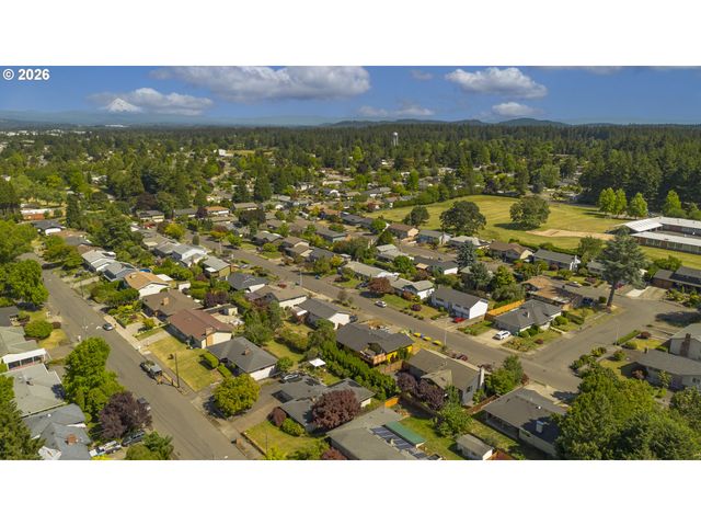 12737 Ne MORRIS St, Portland, OR 97230