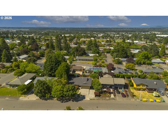 12737 Ne MORRIS St, Portland, OR 97230