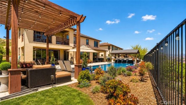 18601 Juniper Springs, Canyon Country, CA 91387