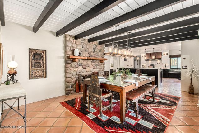 5525 N Oracle Road, Tucson, AZ 85704