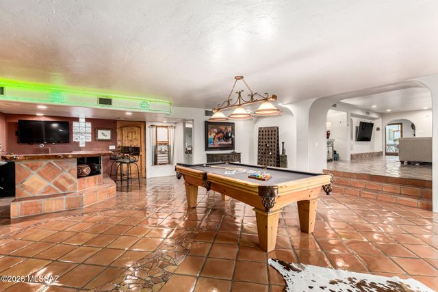 5525 N Oracle Road, Tucson, AZ 85704