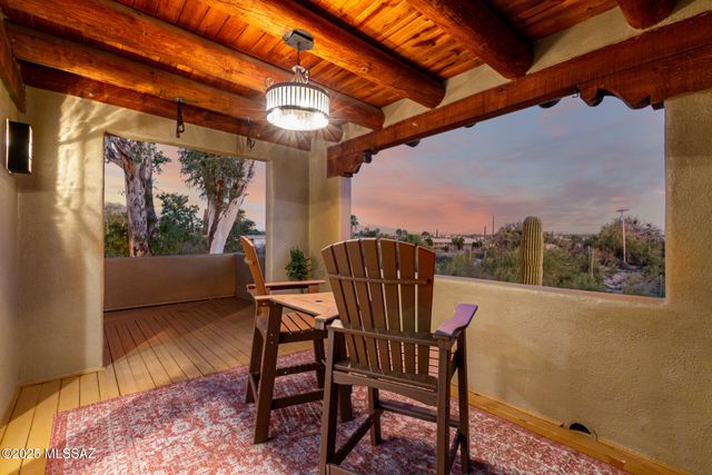 5525 N Oracle Road, Tucson, AZ 85704