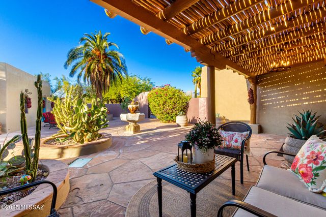 5525 N Oracle Road, Tucson, AZ 85704