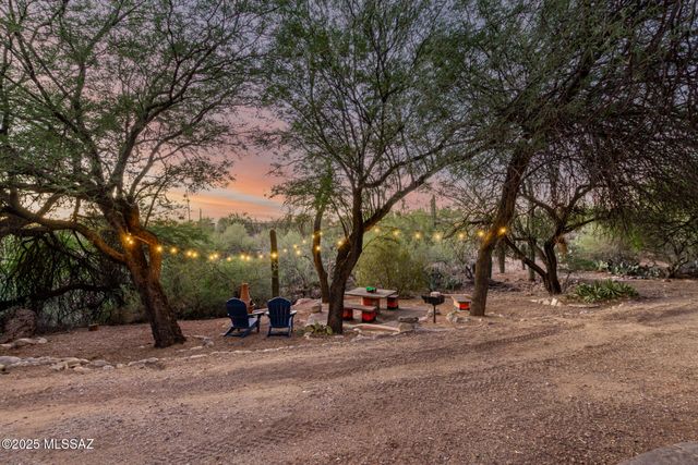 5525 N Oracle Road, Tucson, AZ 85704