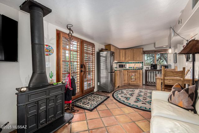 5525 N Oracle Road, Tucson, AZ 85704