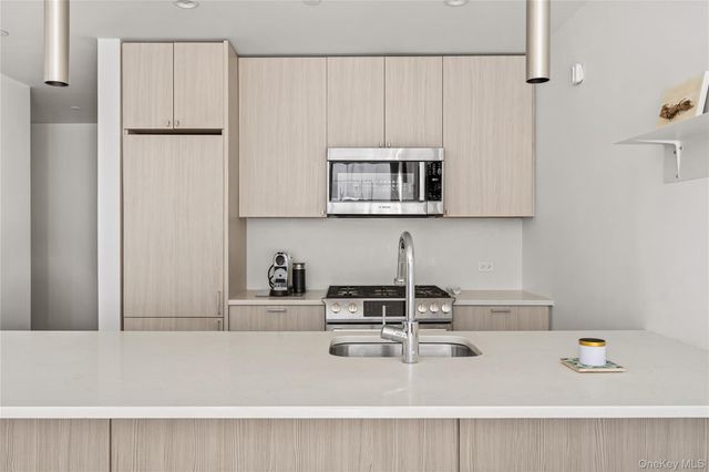 3432 35th Street 2D, Astoria, NY 11106