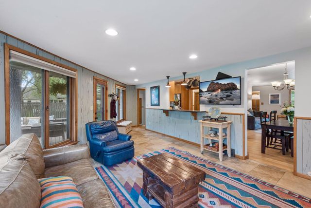 2911 W 54th Street, Minneapolis, MN 55410