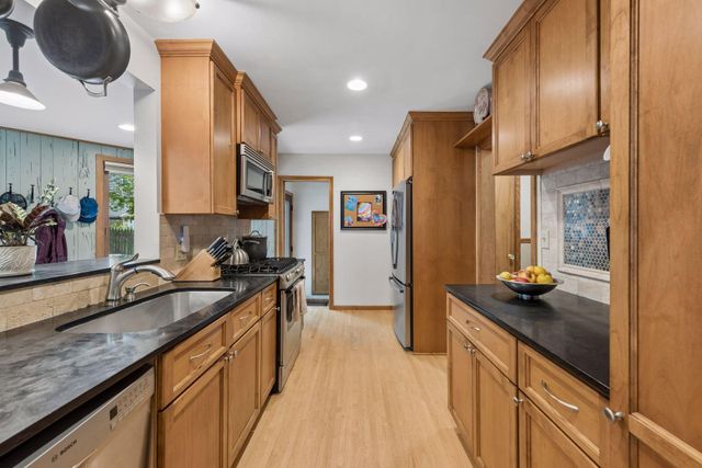 2911 W 54th Street, Minneapolis, MN 55410