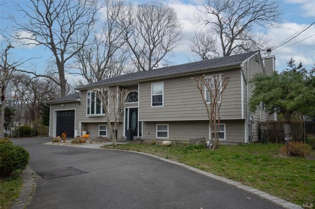 131 Clinton Avenue, Mastic, NY 11950