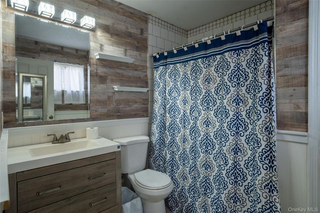 131 Clinton Avenue, Mastic, NY 11950