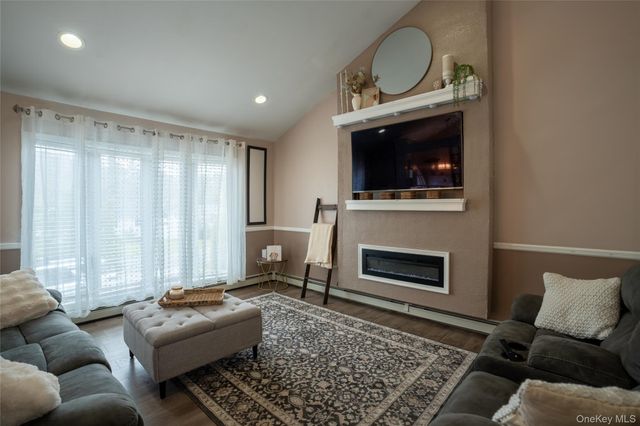 131 Clinton Avenue, Mastic, NY 11950