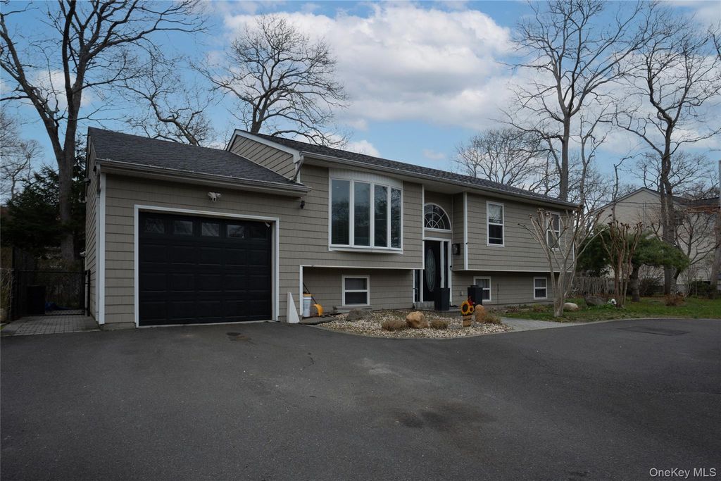 131 Clinton Avenue, Mastic, NY 11950