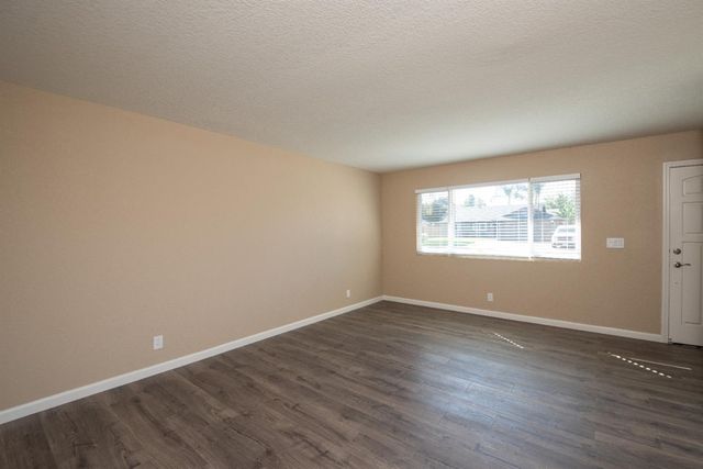 1621 Davis St, Ripon, CA 95366